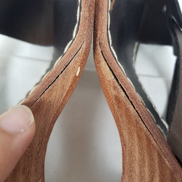 Bernardo Brown Leather Minimalist Bohemian Mid Heel Sandal Wedge Sz 8.5 (Defect) - Picture 12 of 14